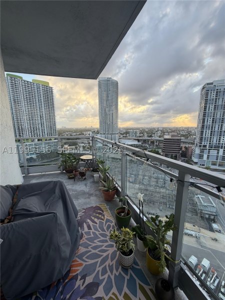 Condo for sale at The Ivy 2112
