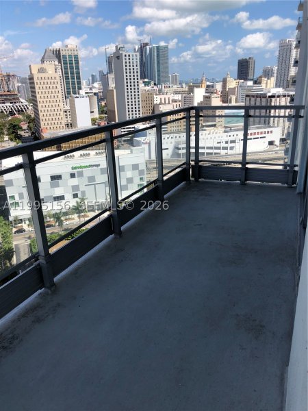 Condo for sale at The Ivy 2112