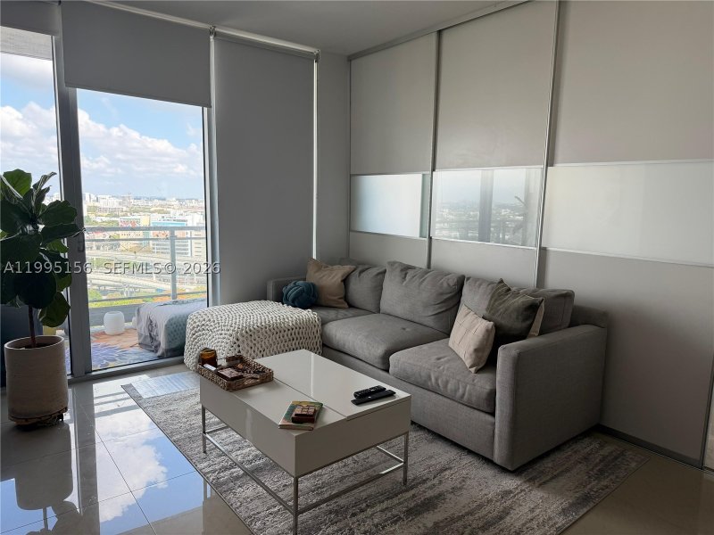 Condo for sale at The Ivy 2112