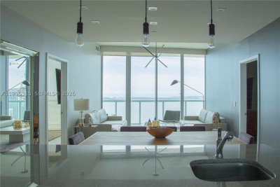 Aluguel de apartamento no Marina Blue 5207