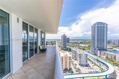 Aluguel de apartamento no Beach Club Two 2608