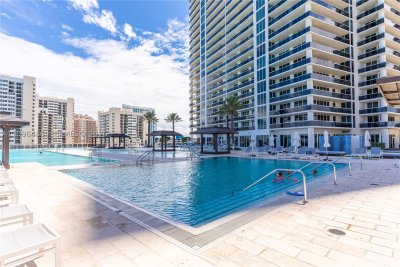 Aluguel de apartamento no Beach Club Two 2608