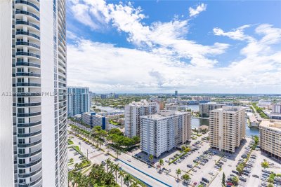Aluguel de apartamento no Beach Club Two 2608