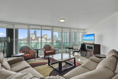 Alquiler de apartamento en Porto Vita 1002