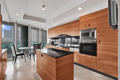 Alquiler de apartamento en Porto Vita 1002