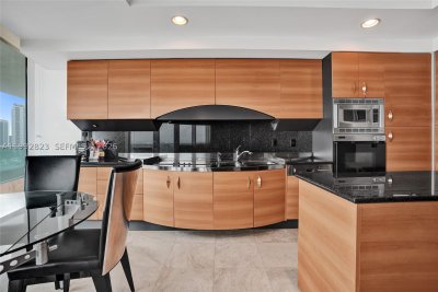 Alquiler de apartamento en Porto Vita 1002