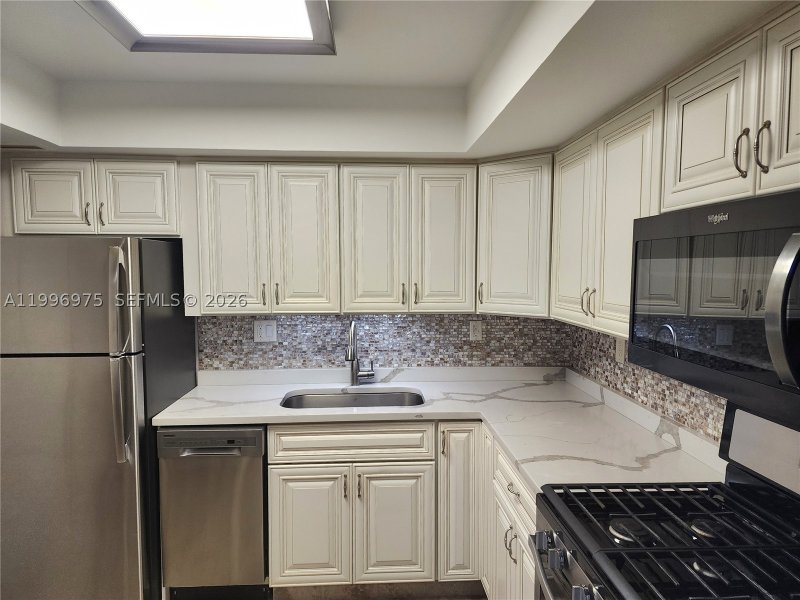Condo for sale at Parker Plaza Estates 515