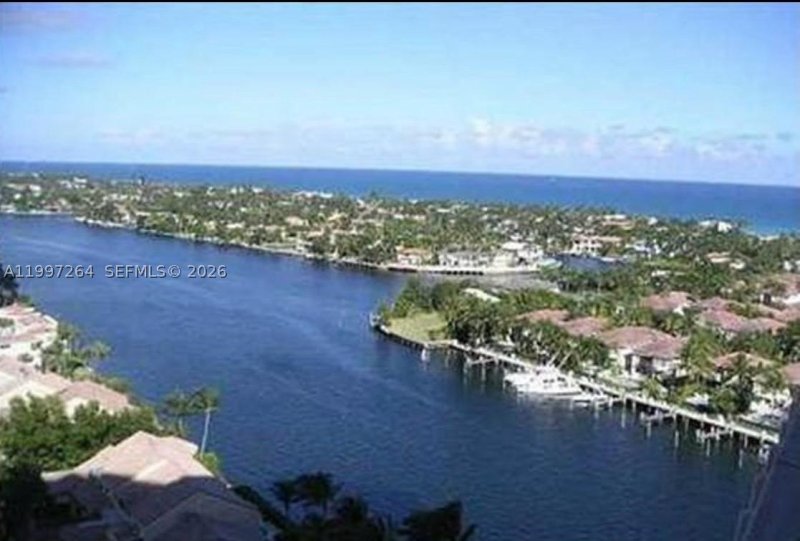 Apartment for rent at Turnberry Towers 16L