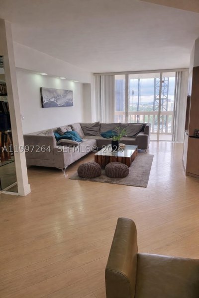 Apartment for rent at Turnberry Towers 16L