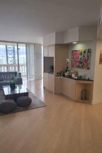 Apartment for rent at Turnberry Towers 16L