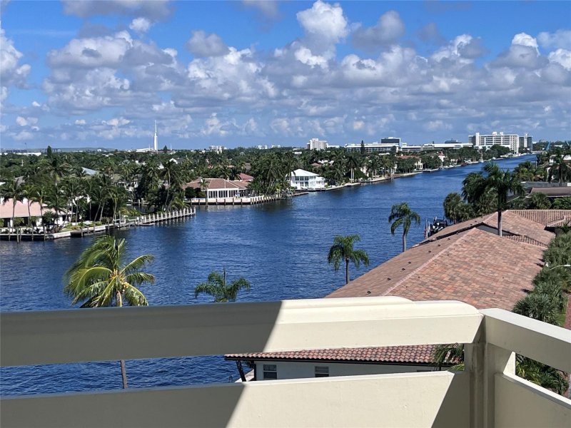 Condo for sale at Coral Ridge Towers North 709
