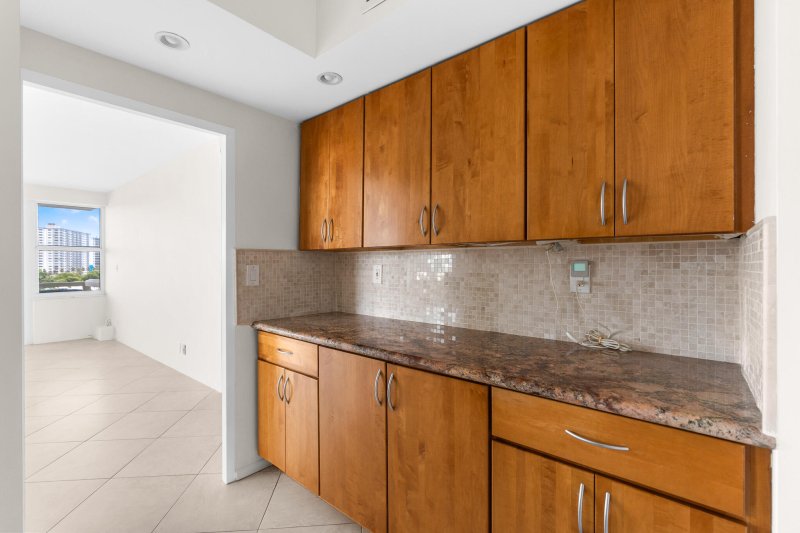 Condo for sale at Coral Ridge Towers North 709