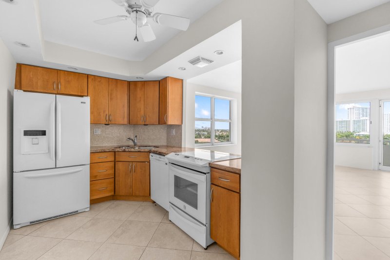 Condo for sale at Coral Ridge Towers North 709