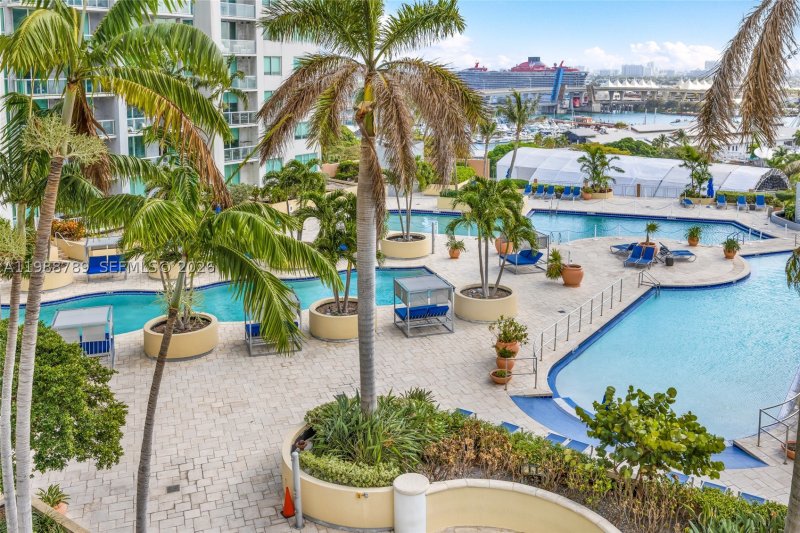 Apartment for rent at Vizcayne South Tower 1109
