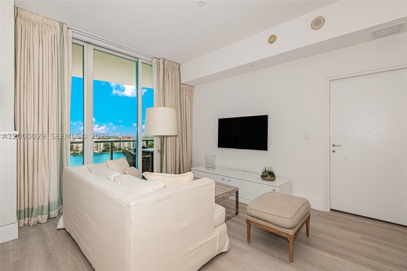 Apartment for rent at Continuum II North 1804