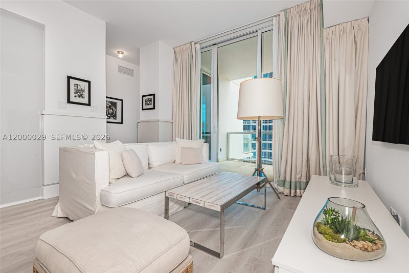 Apartment for rent at Continuum II North 1804