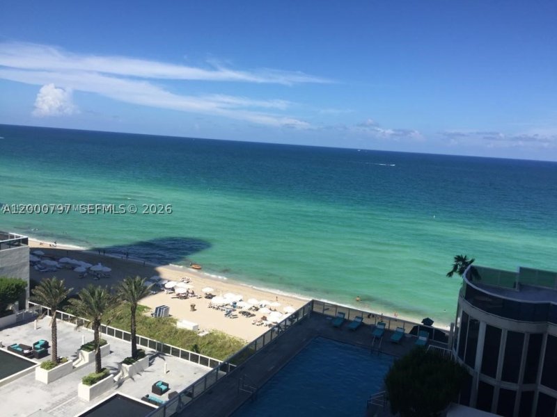 Apartment for rent at Trump Tower Three 803