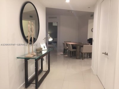 Aluguel de apartamento no Trump Tower Three 803