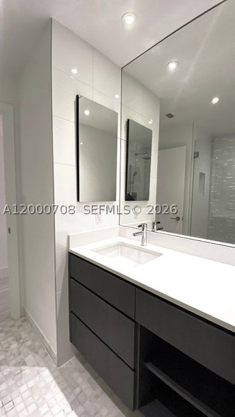 Condo for sale at Brickell Place IV CC6