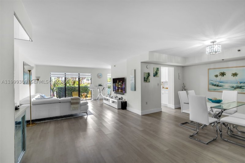 Condo for sale at The Summit 110S
