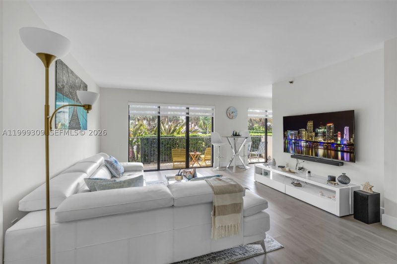 Condo for sale at The Summit 110S