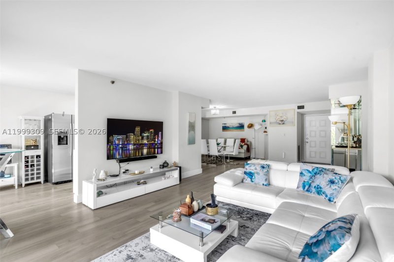 Condo for sale at The Summit 110S