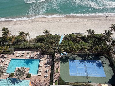 Aluguel de apartamento no 2080 Ocean Drive MPH12
