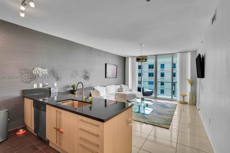 Condo for sale at Axis on Brickell South Tower 1605