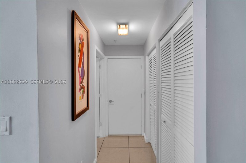Condo for sale at Axis on Brickell South Tower 1605