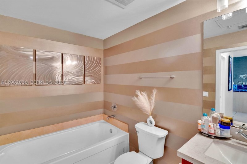 Condo for sale at Axis on Brickell South Tower 1605