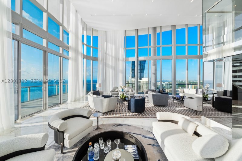 Comprar apartamento en Chateau Beach Residences PH3201