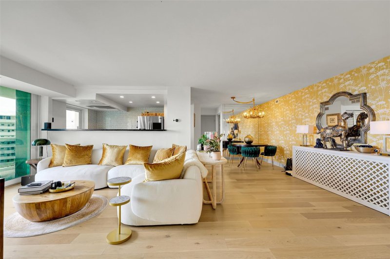 Apartment for rent at Vantage View 1004