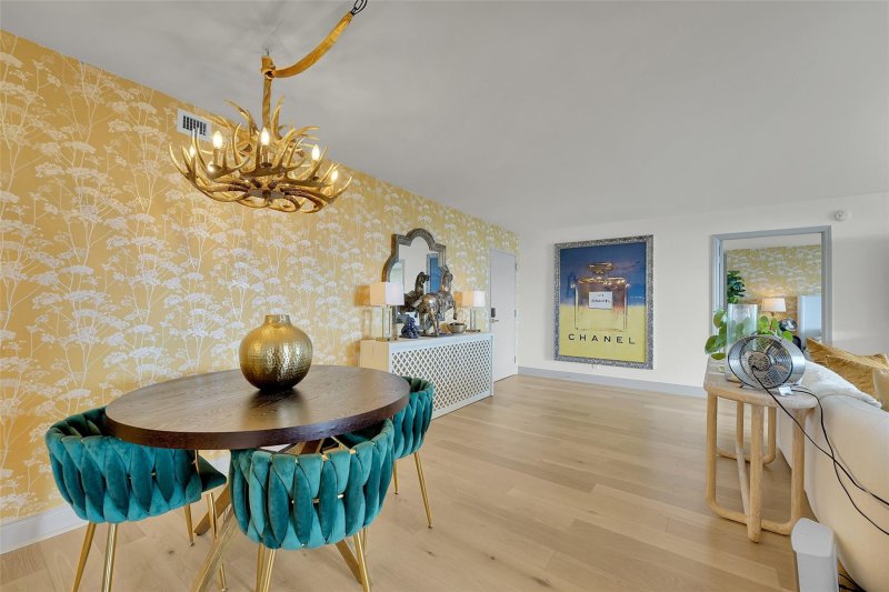 Apartment for rent at Vantage View 1004