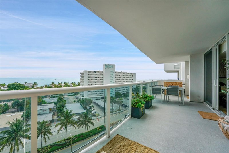 Apartment for rent at Vantage View 1004