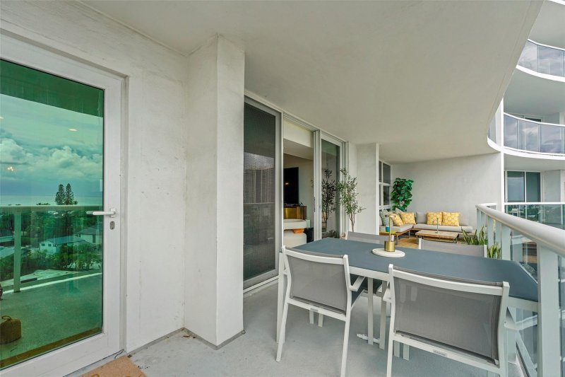 Apartment for rent at Vantage View 1004