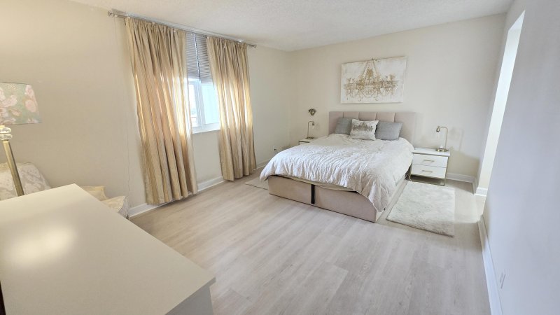Condo for sale at Trafalgar Towers 505