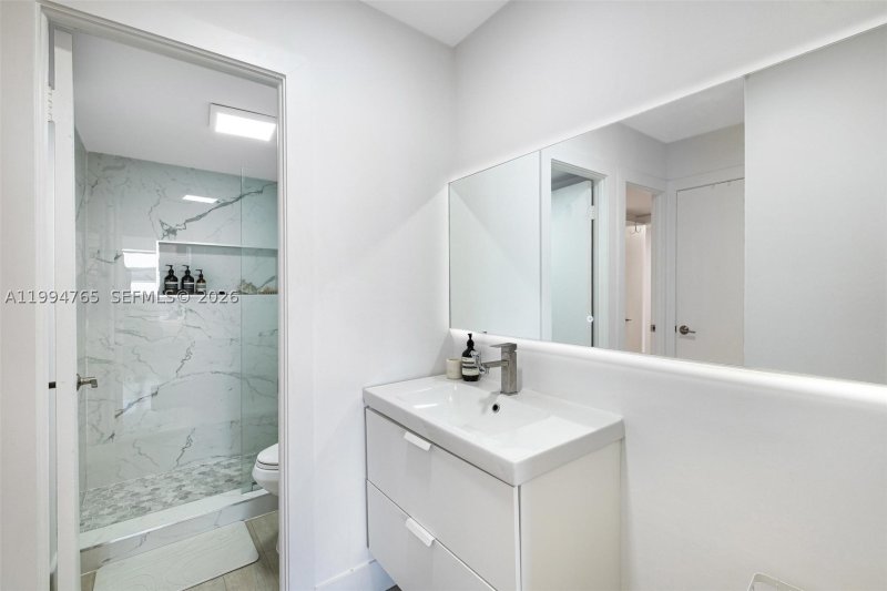 Condo for sale at Island Terrace LF