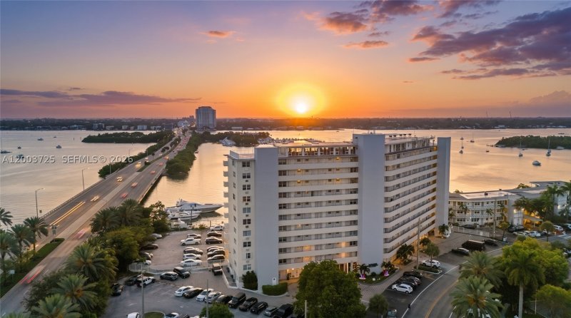 Comprar apartamento en Bayshore Yacht Tennis Club PENTHOUSE