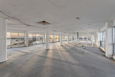 Comprar apartamento en Bayshore Yacht Tennis Club PENTHOUSE