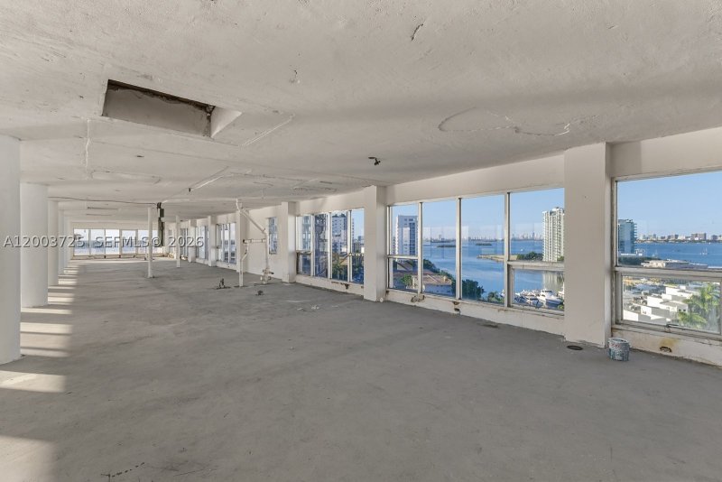 Comprar apartamento en Bayshore Yacht Tennis Club PENTHOUSE