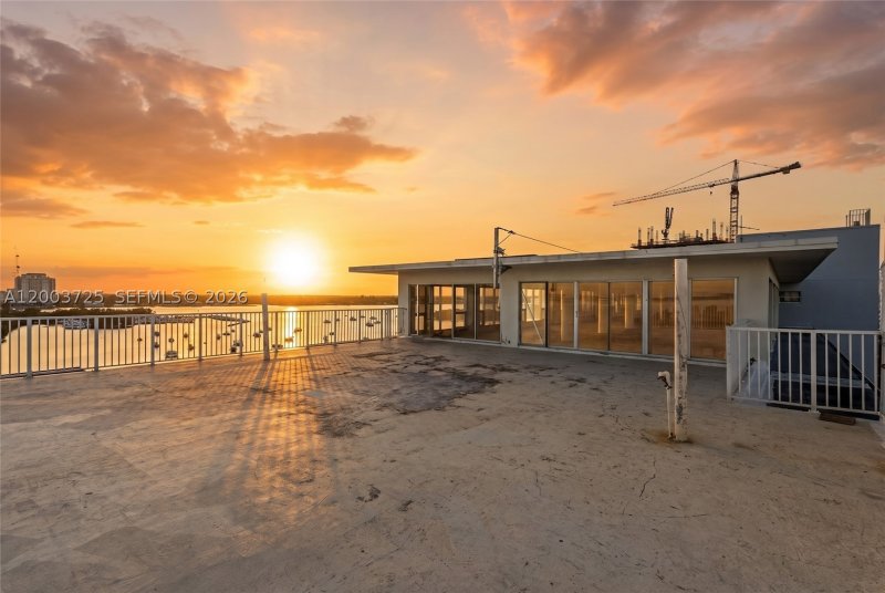 Comprar apartamento en Bayshore Yacht Tennis Club PENTHOUSE