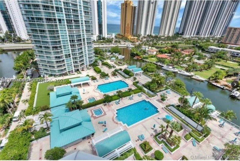 Apartment for rent at Oceania 5 1551