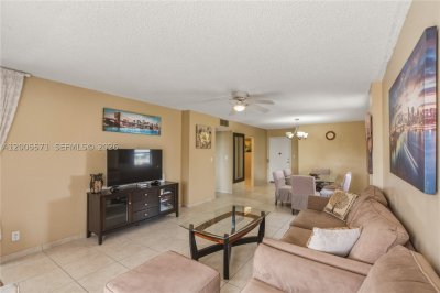 Aluguel de apartamento no Allington Towers 4G (Availabl