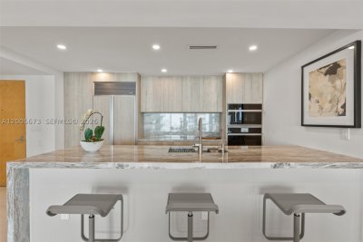 Alquiler de apartamento en 1500 Ocean Drive 1003