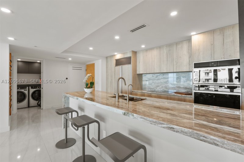 Alquiler de apartamento en 1500 Ocean Drive 1003