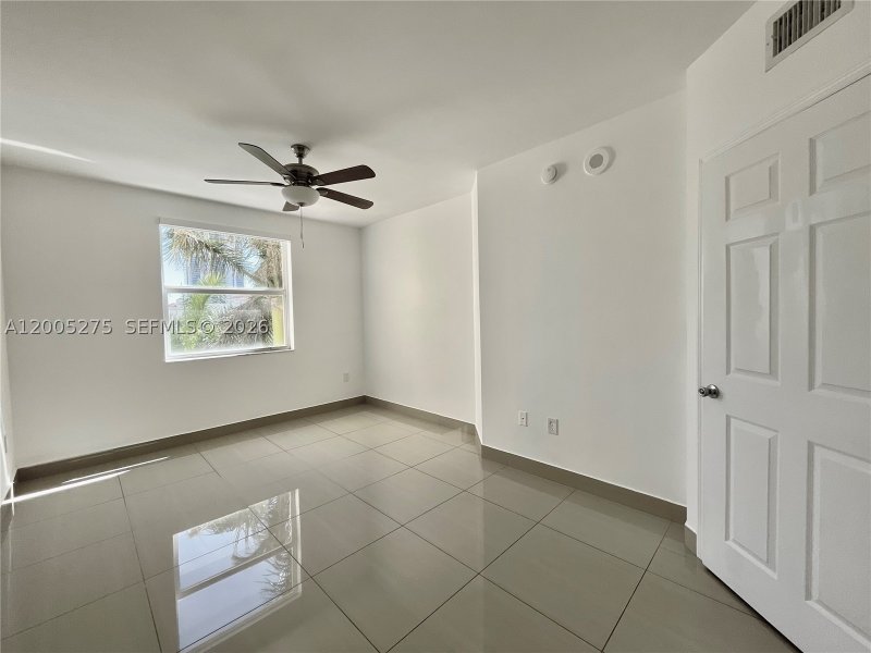 Alquiler de apartamento en Porto Bellagio 1517
