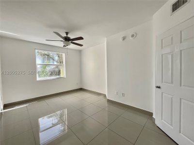 Alquiler de apartamento en Porto Bellagio 1517
