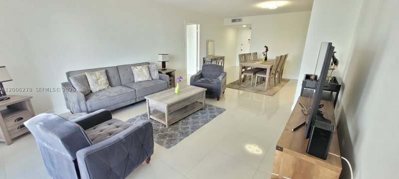 Comprar apartamento en Del Prado South Tower 402