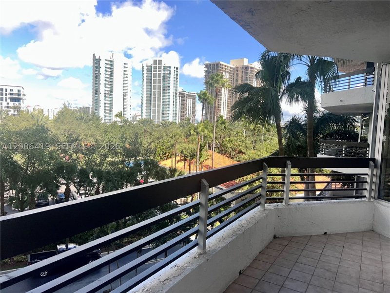 Apartment for rent at Mystic Pointe 300 511