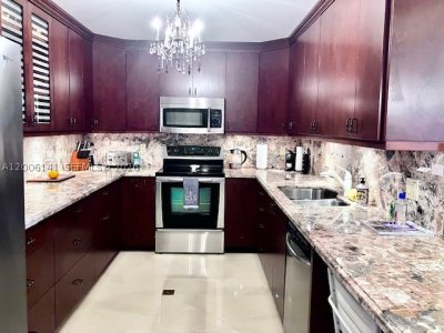 Aluguel de apartamento no La Mer Estates 1707